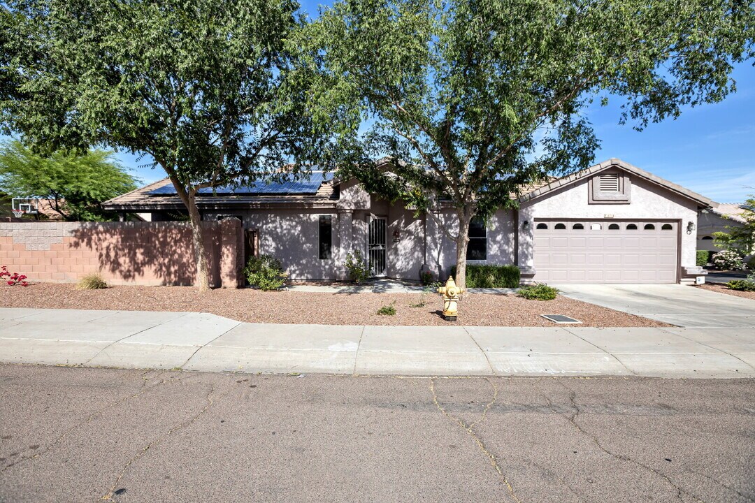 15713 N 33rd Pl in Phoenix, AZ - Building Photo