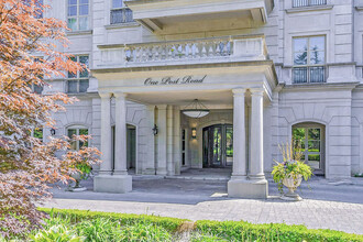 1 Post Rd in Toronto, ON - Building Photo - Building Photo