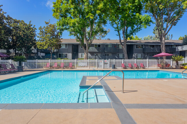 Cherrywood Apartments in San Jose, CA - Building Photo - Building Photo