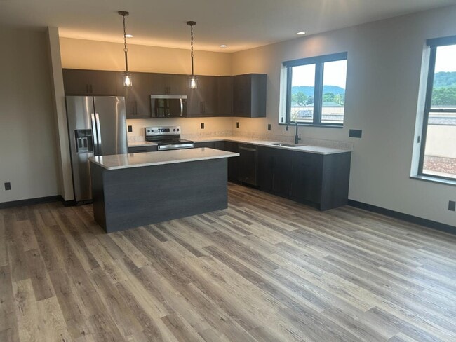 31 S Walnut St in La Crescent, MN - Building Photo - Building Photo