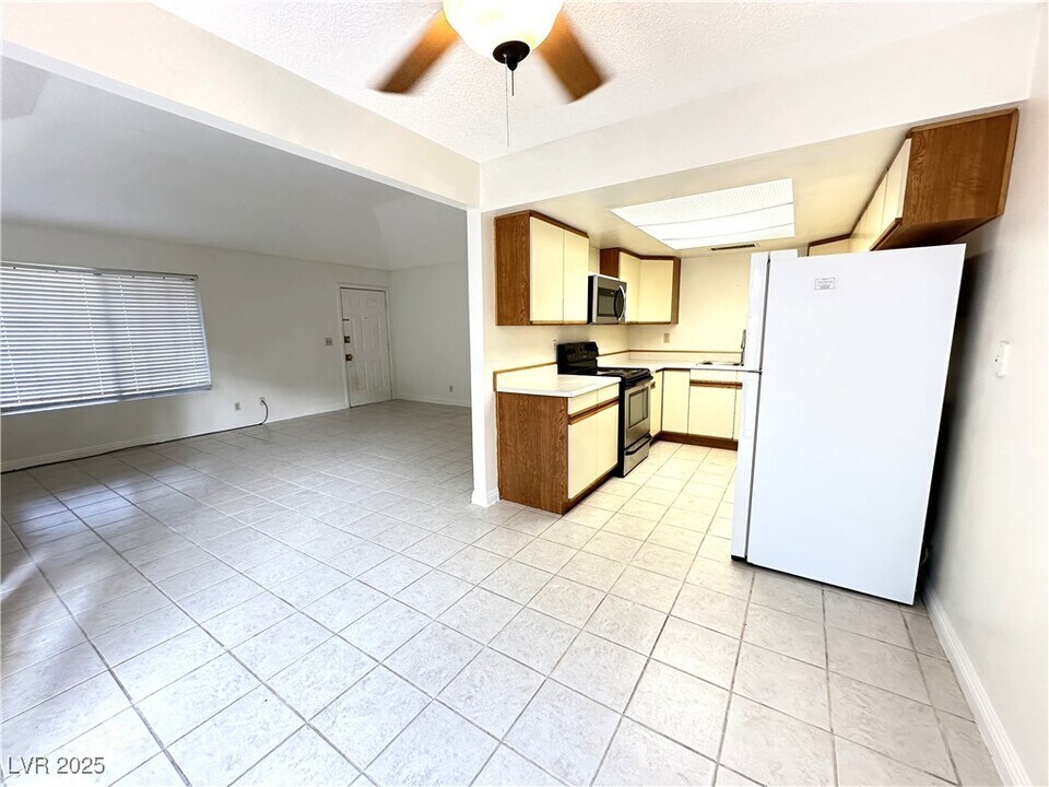 1822 Avacado Ct in Henderson, NV - Building Photo
