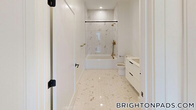 50 Leo M Birmingham Pkwy in Boston, MA - Foto de edificio - Building Photo