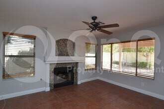 487 W Calle Monte Vista in Tempe, AZ - Building Photo - Building Photo