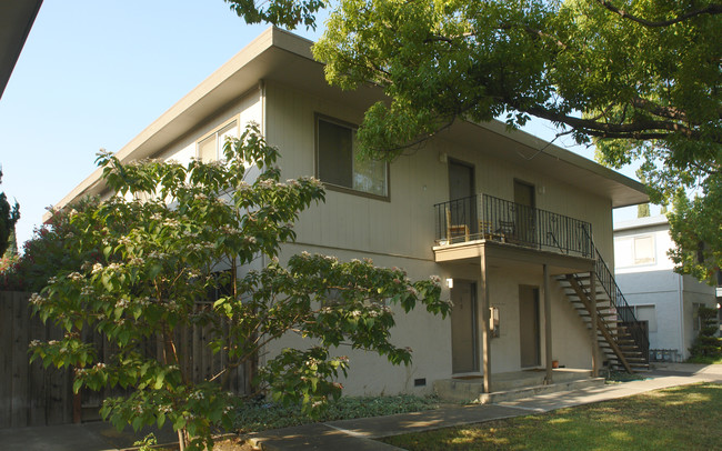 2236 Curtner Ave in Campbell, CA - Foto de edificio - Building Photo