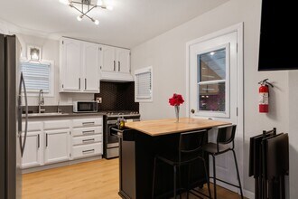 339 W Olive Ave in Monrovia, CA - Building Photo - Building Photo