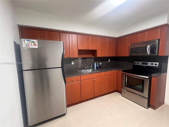 5010 SW 26th Ave in Fort Lauderdale, FL - Building Photo - Building Photo