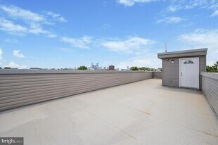 2405 Ridge Ave in Philadelphia, PA - Building Photo