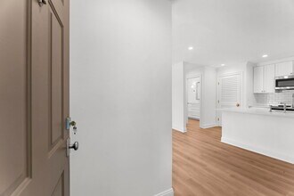 1481 Center St in Mount Pleasant, SC - Foto de edificio - Building Photo