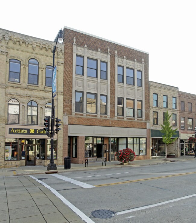 403 Main St in Racine, WI - Foto de edificio - Building Photo