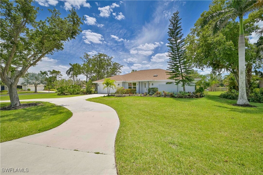 28211 Winthrop Cir in Bonita Springs, FL - Building Photo