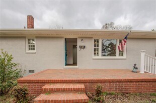 1828 Stockton Dr in Fayetteville, NC - Building Photo