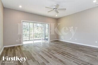 15803 Douglas Lake Dr in Jacksonville, FL - Foto de edificio - Building Photo