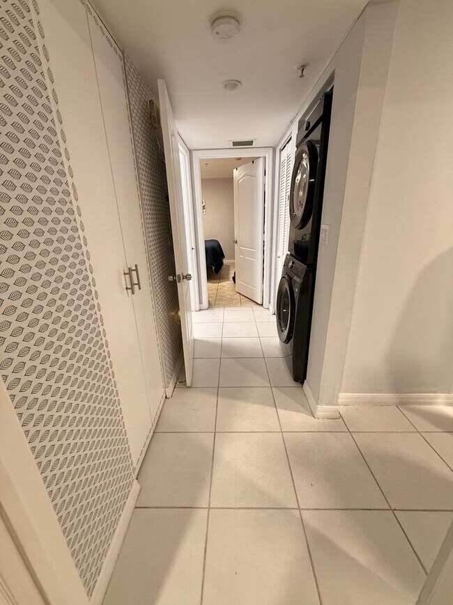 1453 SW 3rd St in Miami, FL - Building Photo - Building Photo