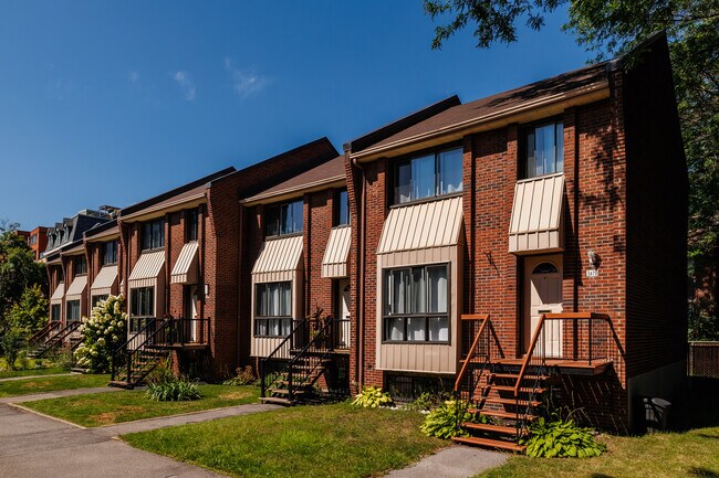 3636 Saint-Jacques Rue in Montréal, QC - Building Photo - Building Photo