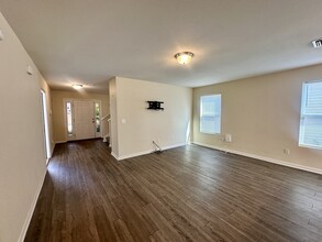1060 Lacey Ln in Tallahassee, FL - Foto de edificio - Building Photo