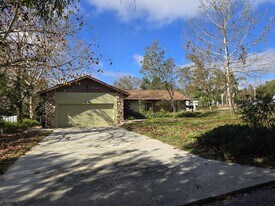 1640 1st St in Clermont, FL - Building Photo