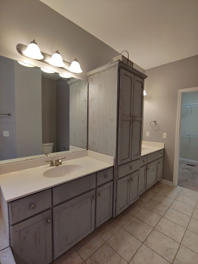 property at 7873 Laurelton Dr