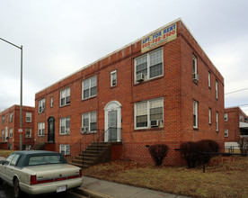 3206-3208 E Capitol St NE in Washington, DC - Building Photo - Building Photo