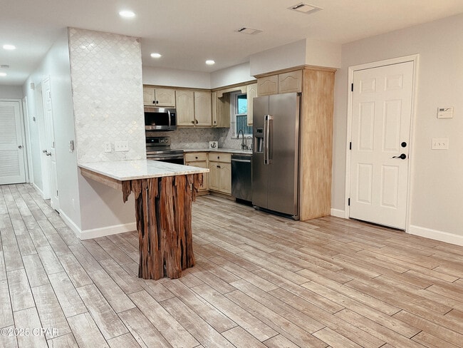 property at 1912 Isabelle Ave