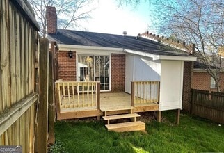 130 Oxford Ct in Athens, GA - Building Photo - Building Photo