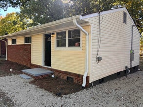 1813 Blain St in High Point, NC - Foto de edificio - Building Photo