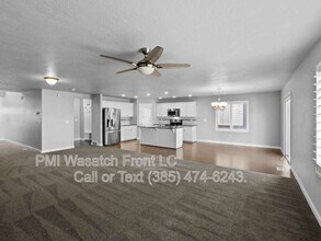 589 W Life Dr in Bluffdale, UT - Foto de edificio - Building Photo