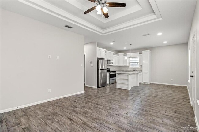 908 Kentucky St, Unit 3 in Alton, TX - Building Photo - Building Photo