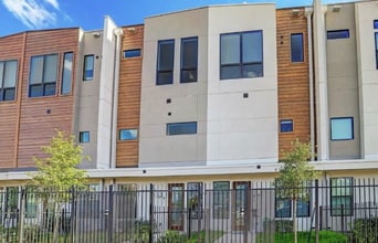 2401 Crawford St in Houston, TX - Building Photo - Building Photo