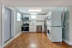 803 Atlantic Ave in Savannah, GA - Building Photo