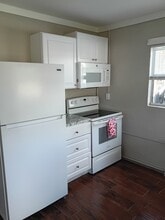 1208 N 17th St in Fort Pierce, FL - Foto de edificio - Building Photo
