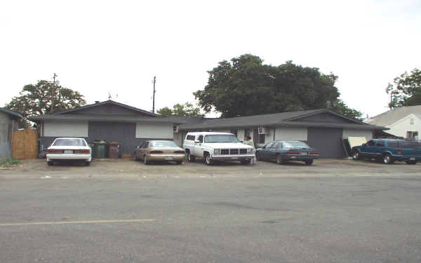 427 2nd St in Galt, CA - Building Photo - Building Photo