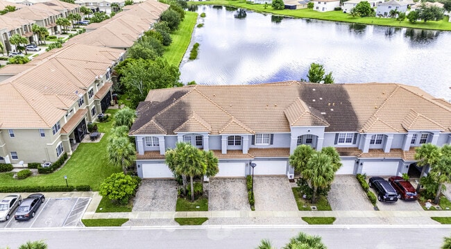 2177 SW Cape Cod Dr in Port St. Lucie, FL - Building Photo - Building Photo