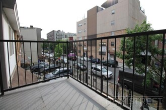 1178 Gates Ave in Brooklyn, NY - Foto de edificio - Floor Plan