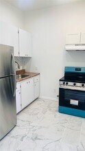 348 Eldert Ln in Brooklyn, NY - Building Photo - Building Photo