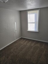 1202 E Oak St in Cushing, OK - Building Photo - Building Photo