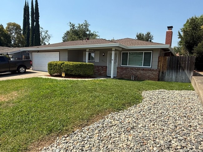 5331 Constellation Way in Sacramento, CA - Building Photo - Building Photo