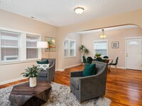 Multi-Family/Investment Opportunity in Portland, OR - Foto de edificio - Interior Photo