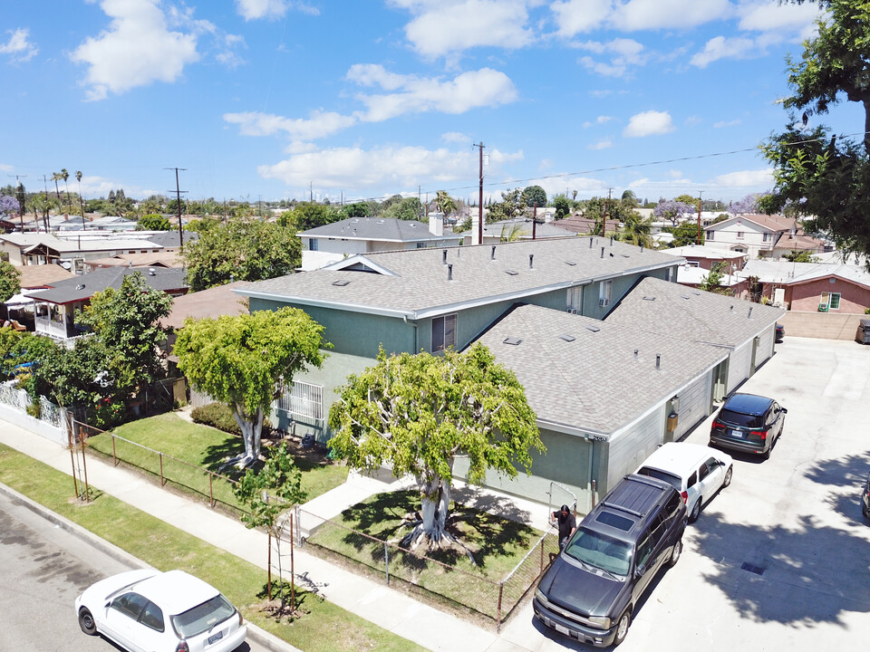 5663 Fostoria St in Bell Gardens, CA - Building Photo