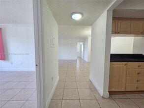 10765 SW 108th Ave in Miami, FL - Building Photo - Building Photo