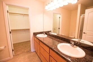 2533 Corona Ave in Medford, OR - Building Photo - Building Photo