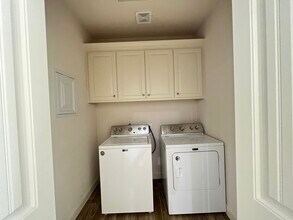2606 Appian Way in Roman Forest, TX - Building Photo - Building Photo