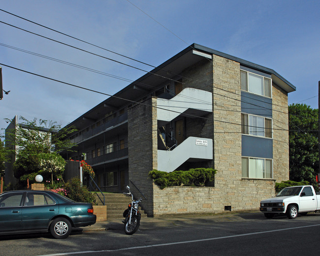 Linden Apartments in Seattle, WA - Building Photo - Building Photo