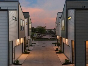 227 Noras Ln in Houston, TX - Building Photo - Building Photo