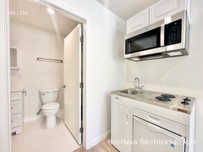 11955 Rochester Ave in Los Angeles, CA - Building Photo - Building Photo