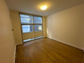 41 Boylston St, Unit 405 in Boston, MA - Foto de edificio - Building Photo