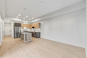 19577-65B 65B Ave in Surrey, BC - Building Photo - Building Photo