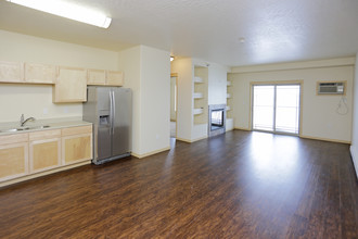 Aspen Ponds Apartments in Fargo, ND - Building Photo - Interior Photo