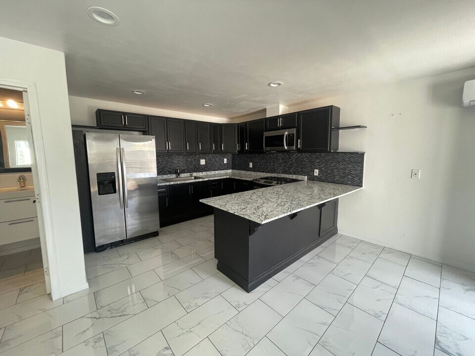 134 W Plaza Blvd in National City, CA - Building Photo