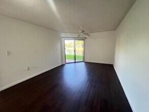 9875 Nob Hill Ct in Sunrise, FL - Foto de edificio - Building Photo