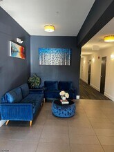 22 Center St in Metuchen, NJ - Building Photo - Building Photo